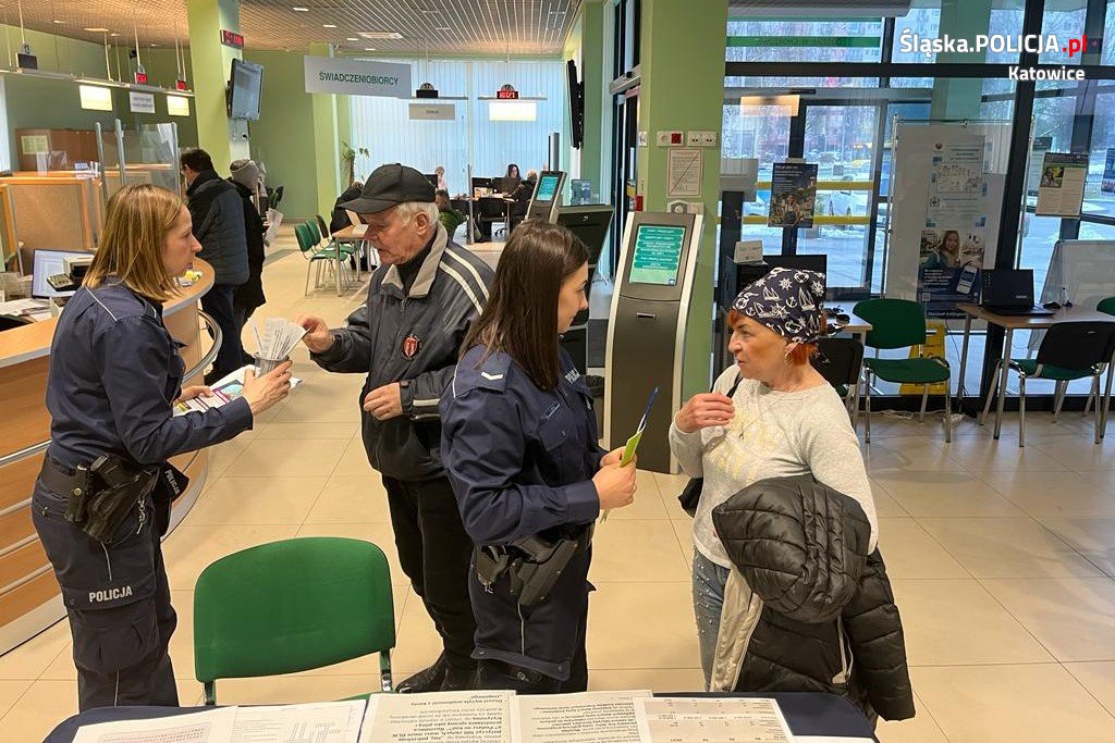 Wspólne działania policji i katowickiego ZUS-u z okazji Dnia Babci i Dziadka