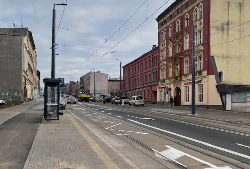 Prace drogowe na 3 Maja zakończone. Kiedy wróci ruch komunikacji miejskiej?