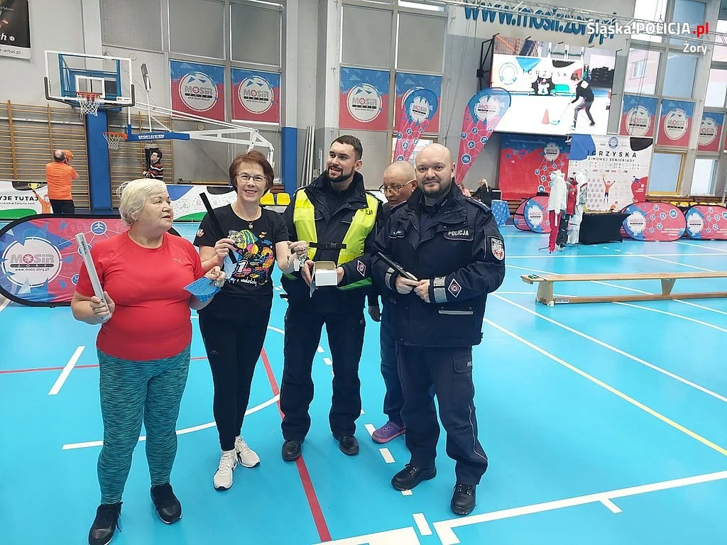 Policjanci przeprowadzili profilaktyczną akcję "Bezpieczny Pieszy" 3