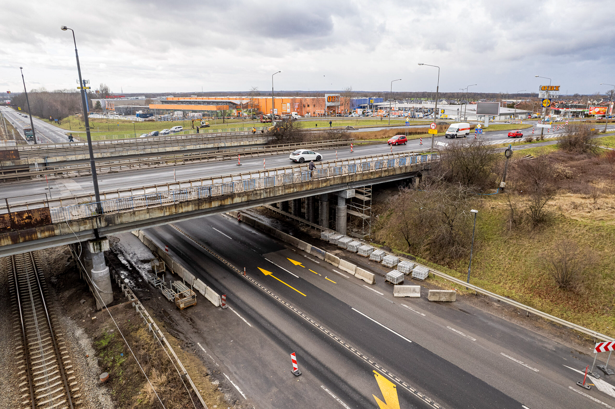 Postępują prace w ciągu alei Korfantego