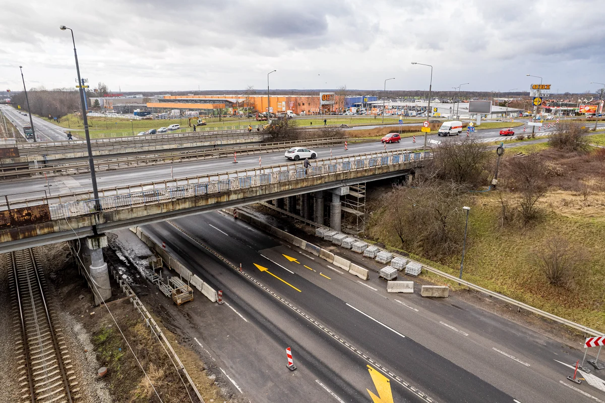 Postępują prace w ciągu alei Korfantego