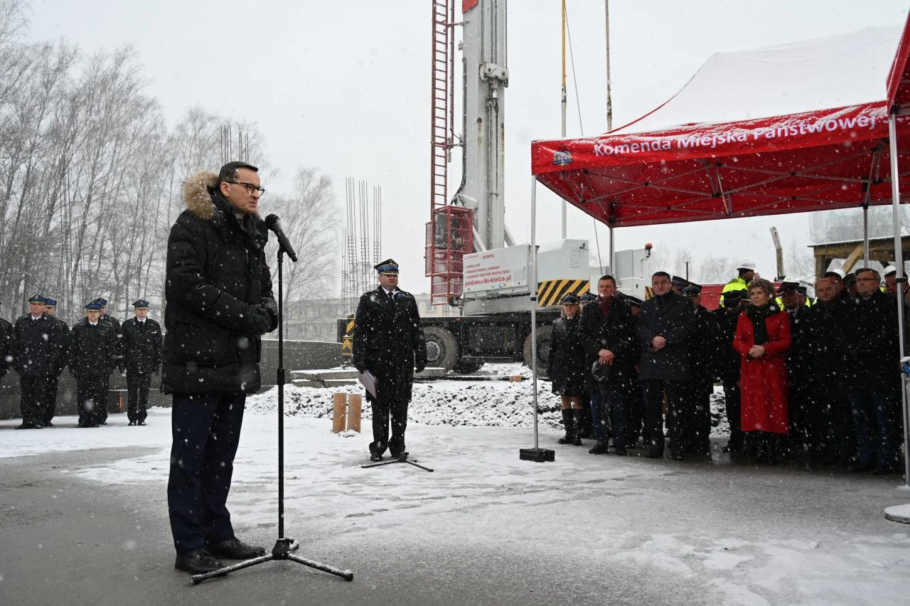 Premier Mateusz Morawiecki odwiedził Rude Śląską. Zainaugurował budowę nowej strażnicy / fot. UM Ruda Śląska 12