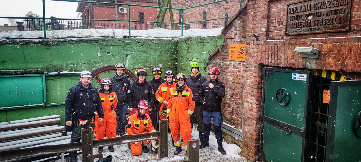 Ochotnicy z GRS OSP trenowali na terenie Kopalni Ćwiczebnej "Sztygarka" [ZDJĘCIA]