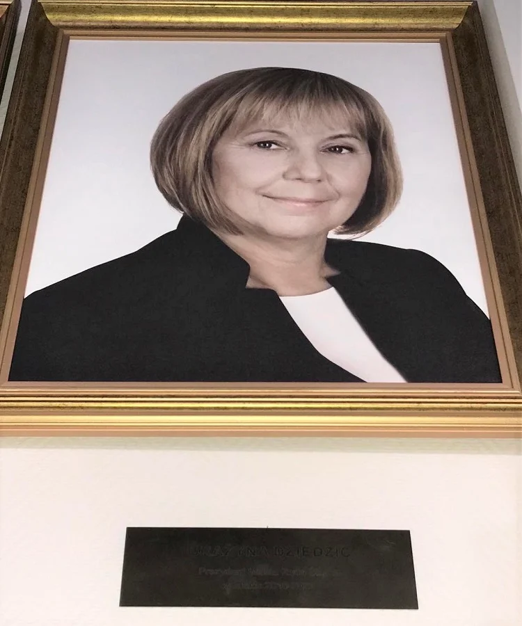 Portret Grażyny Dziedzic zawisł w Sali Sesyjnej Urzędu Miasta Ruda Śląska