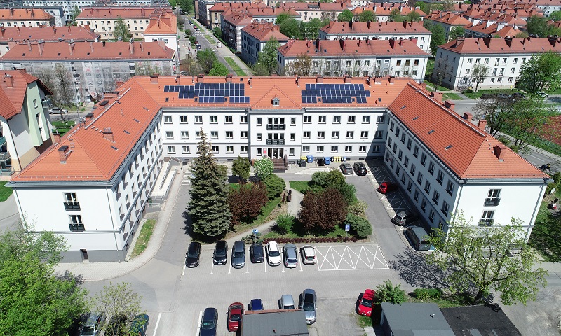 Zarobek na słońcu. Fotowoltaika w urzędzie to czysty zysk dla miasta