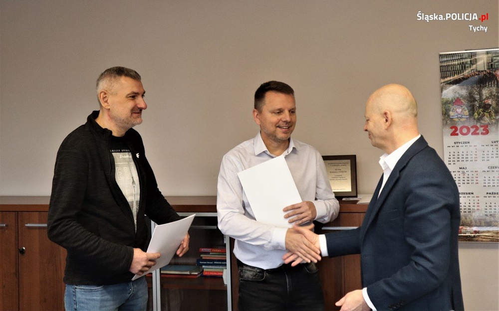 Pięciu policjantów pożegnało się ze służbą. Zasłużona emerytura tyskich funkcjonariuszy