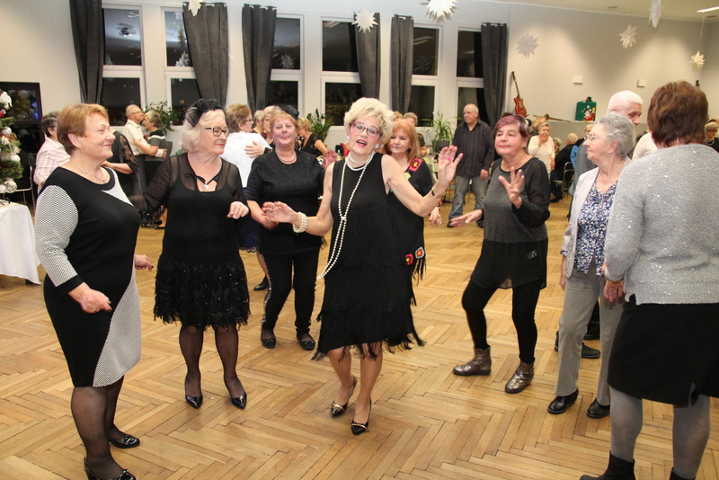 Pochowanie Basa w Klubie Seniora. Pożegnanie karnawału w Domu Kultury