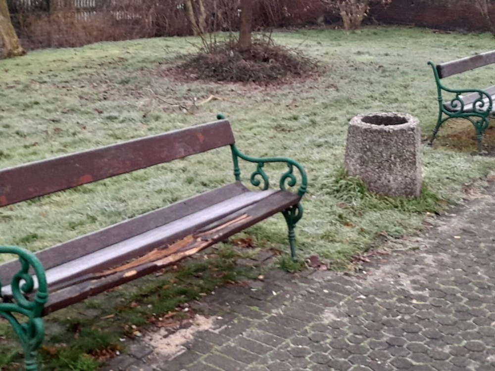 Dewastacje i kradzieże instalacji miejskich kosztują ćwierć miliona złotych rocznie!