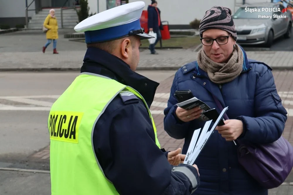 Zakochaj się w bezpieczeństwie. Pokazy szkoleniowe przed Urzędem Miasta