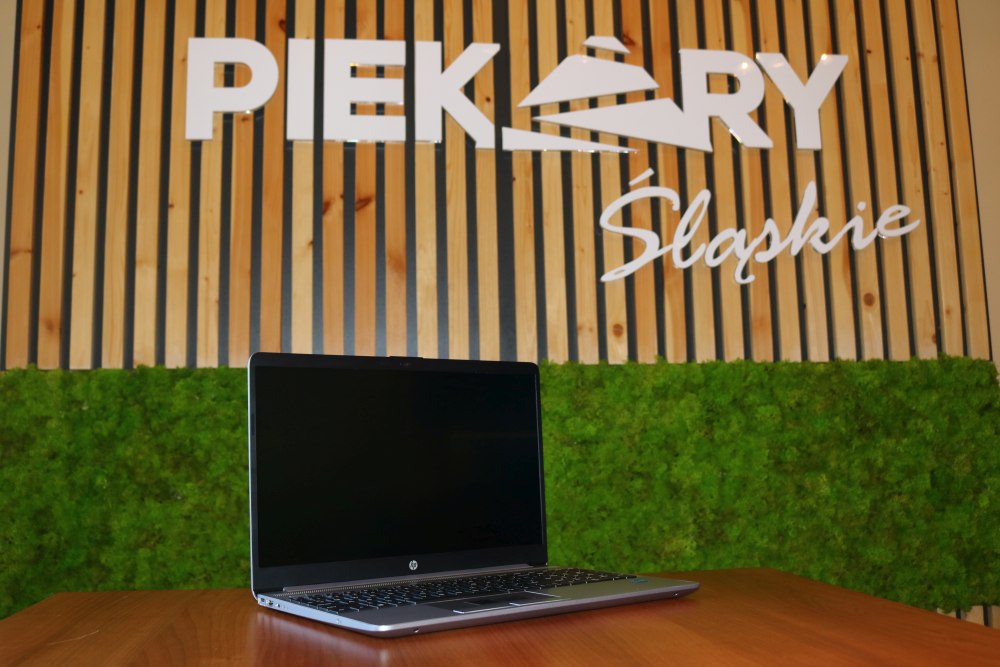 Laptopy dla uczniów w ramach projektu "Granty PPGR"