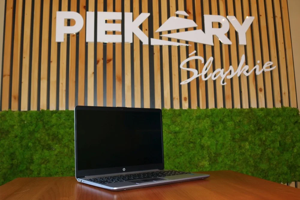 Laptopy dla uczniów w ramach projektu "Granty PPGR"