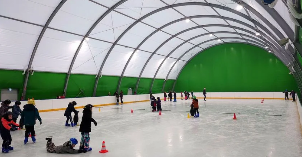 Zadaszone i oblegane rybnickie lodowisko. Sprawdź wyniki!