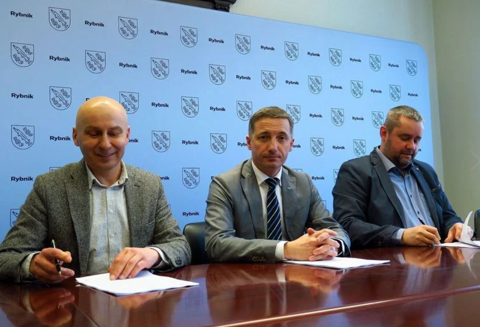 Umowa na Okulickiego podpisana. Jaki jest koszt inwestycji?