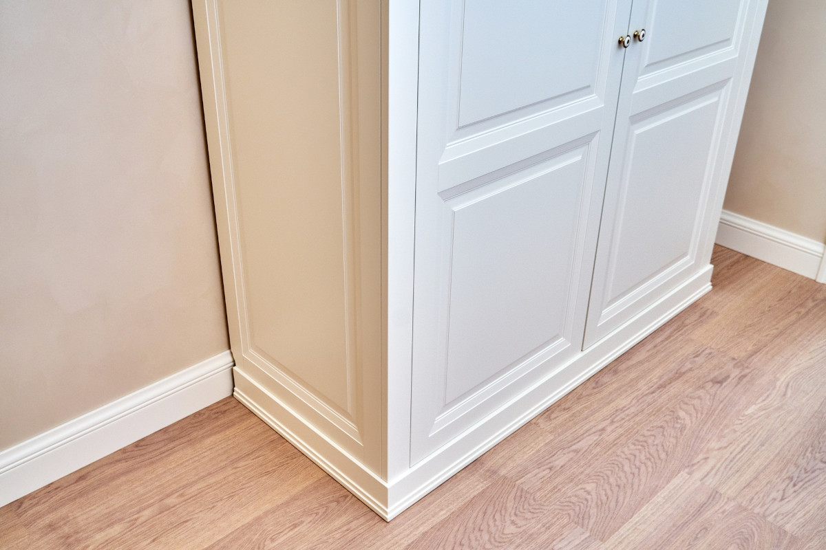 Nie wiesz, na jakie meble postawić i co jest teraz modne? Postaw na fronty frezowane