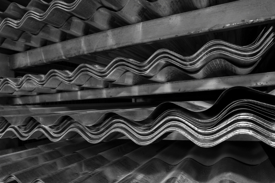 Obróbka blachy - jakie właściwie wybrać firmę wykonującą usługę?