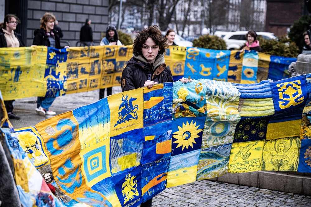 Wstęga Nadziei dla Ukrainy. Rok od wybuchu wojny na Ukrainie