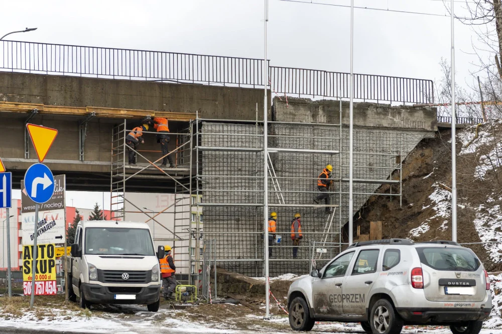Utrudnienia drogowe w rejonie wiaduktów nad ul. Strzelców Bytomskich i Dąbrowa Miejska