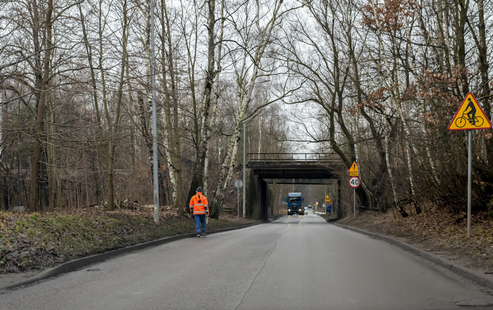 Utrudnienia drogowe w rejonie wiaduktów nad ul. Strzelców Bytomskich i Dąbrowa Miejska
