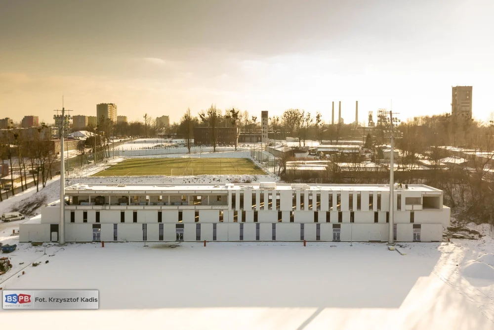 [FOTO] Trwa budowa obiektu piłkarskiego Polonii Bytom. Wykonawca kontynuuje prace