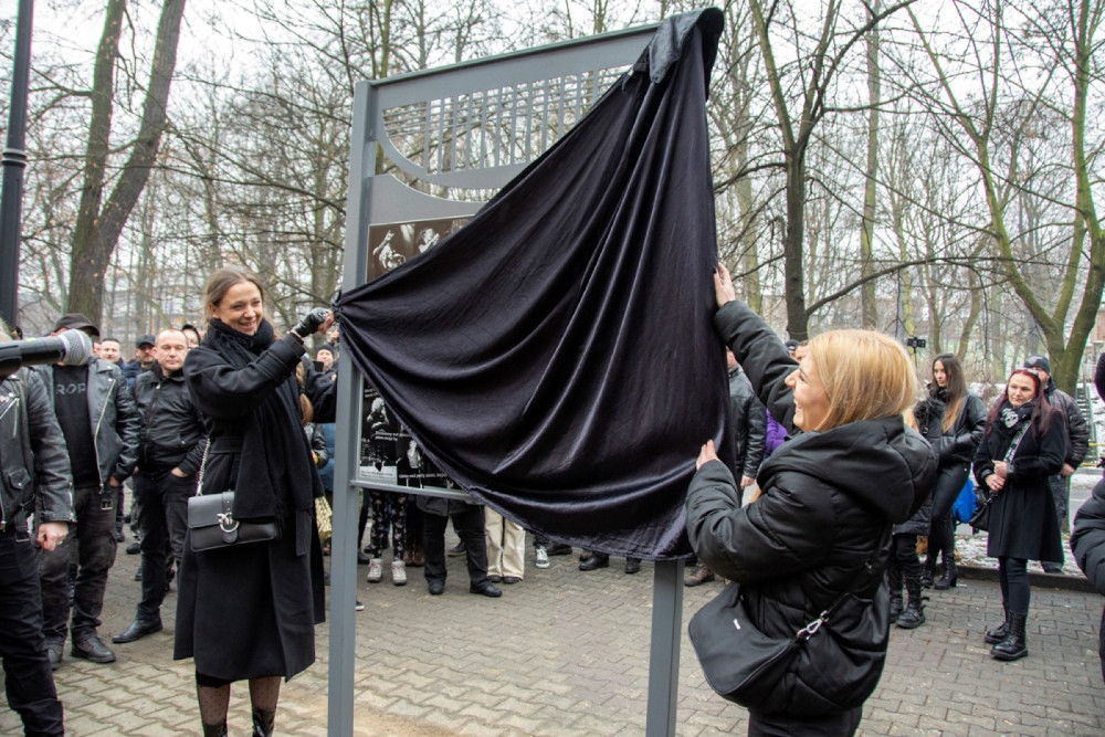 [ZDJĘCIA] Tablica Romana Kostrzewskiego odsłonięta