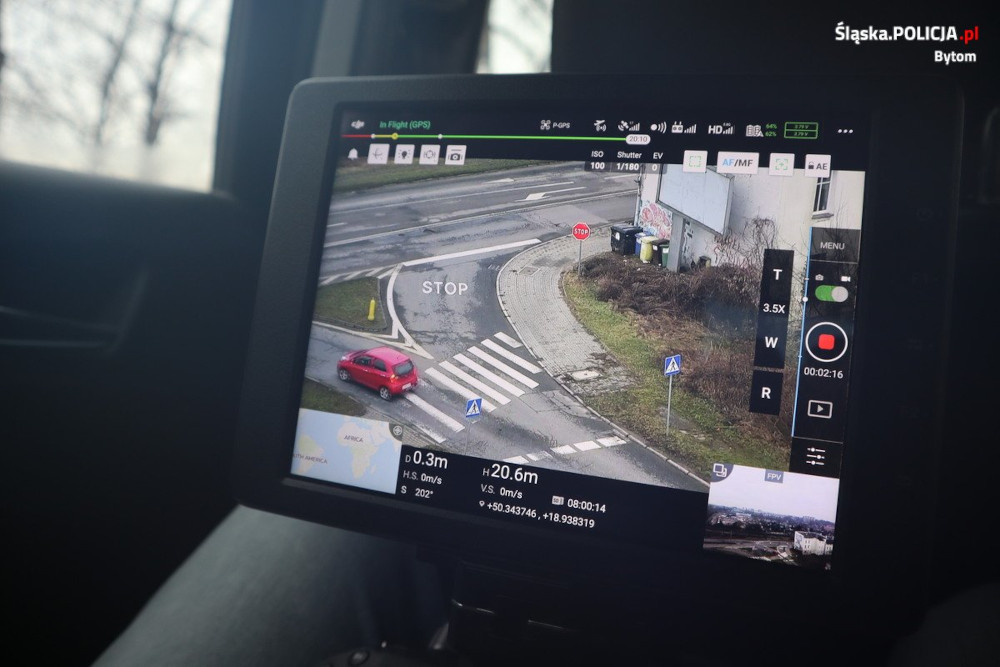 Działania "Bezpieczny Pieszy" pod okiem policyjnego drona