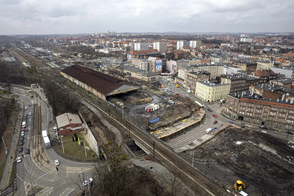 Kolejna zmiana organizacji ruchu na pl. Wolskiego. Zmiany również na ul. Sikorskiego