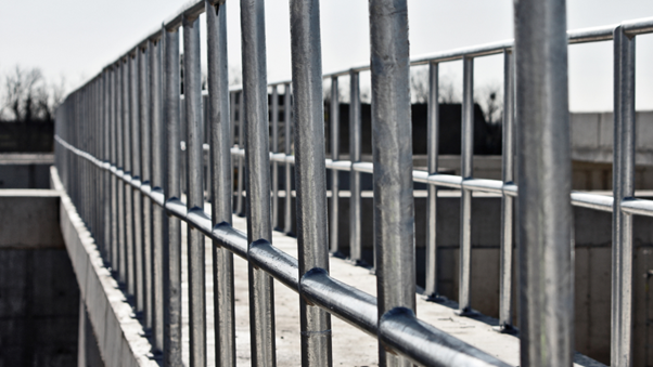 Jakie są zalety stosowania profili ocynkowanych w budownictwie?