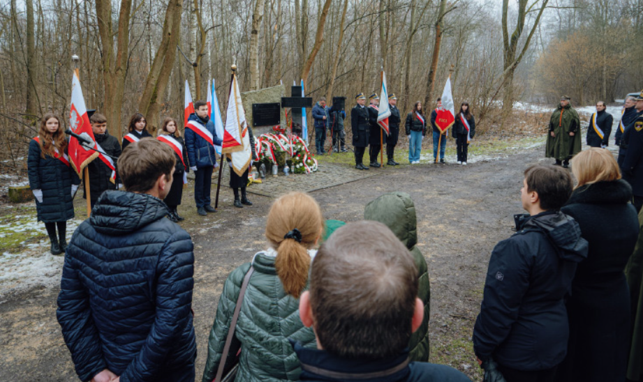78. rocznica zamordowania rodziny Mackiewiczów i Jerzego Piwowarczyka. Sprawdź zdjęcia!