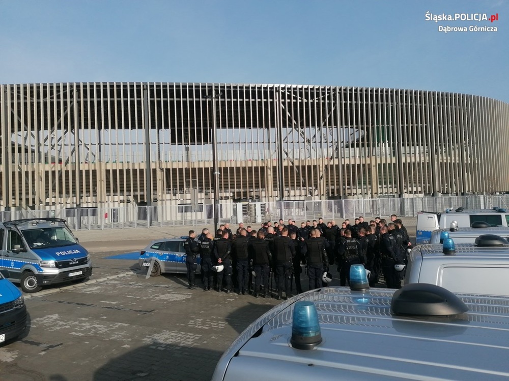 Szkolenie dąbrowskich policjantów na stadionie Zagłębia
