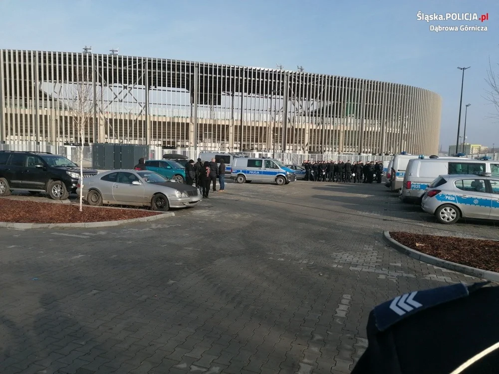 Szkolenie dąbrowskich policjantów na stadionie Zagłębia