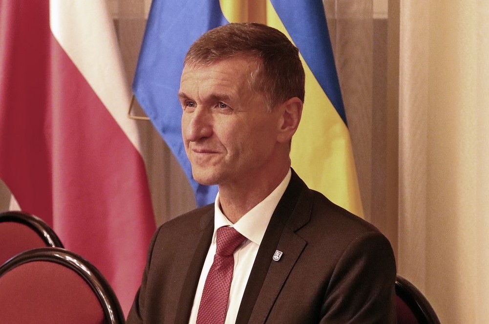 „Bitwa o węgiel” w mieście. Burmistrz mija się z prawdą, winiąc PiS za problemy z zakupem?