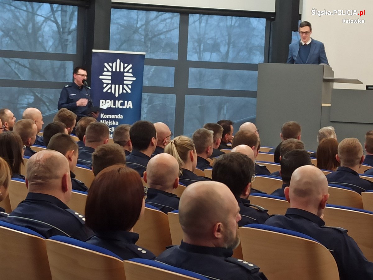 Odprawa roczna katowickich policjantów
