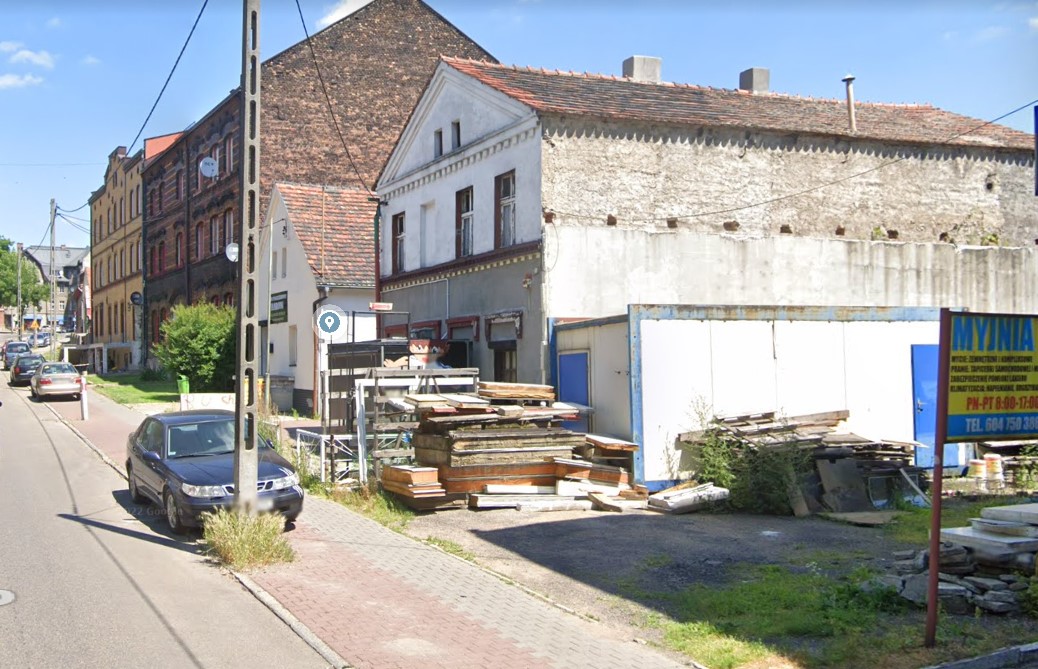 Składowisko na ul. Bożogrobców przeszkadza mieszkańcom. Radna interweniuje