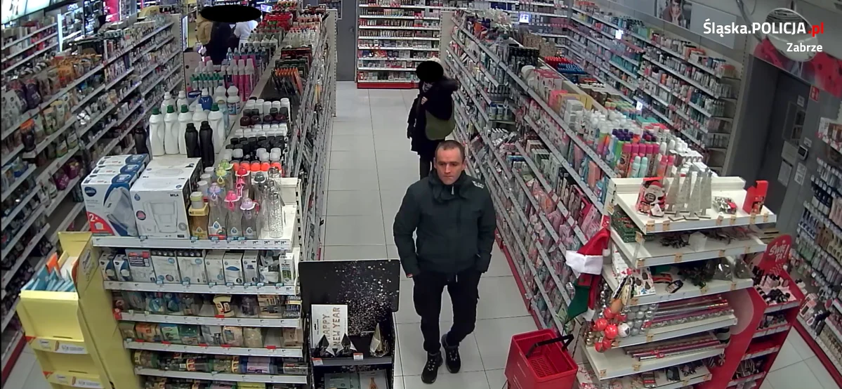 Jest podejrzany o kradzież perfum. Rozpoznajesz go?