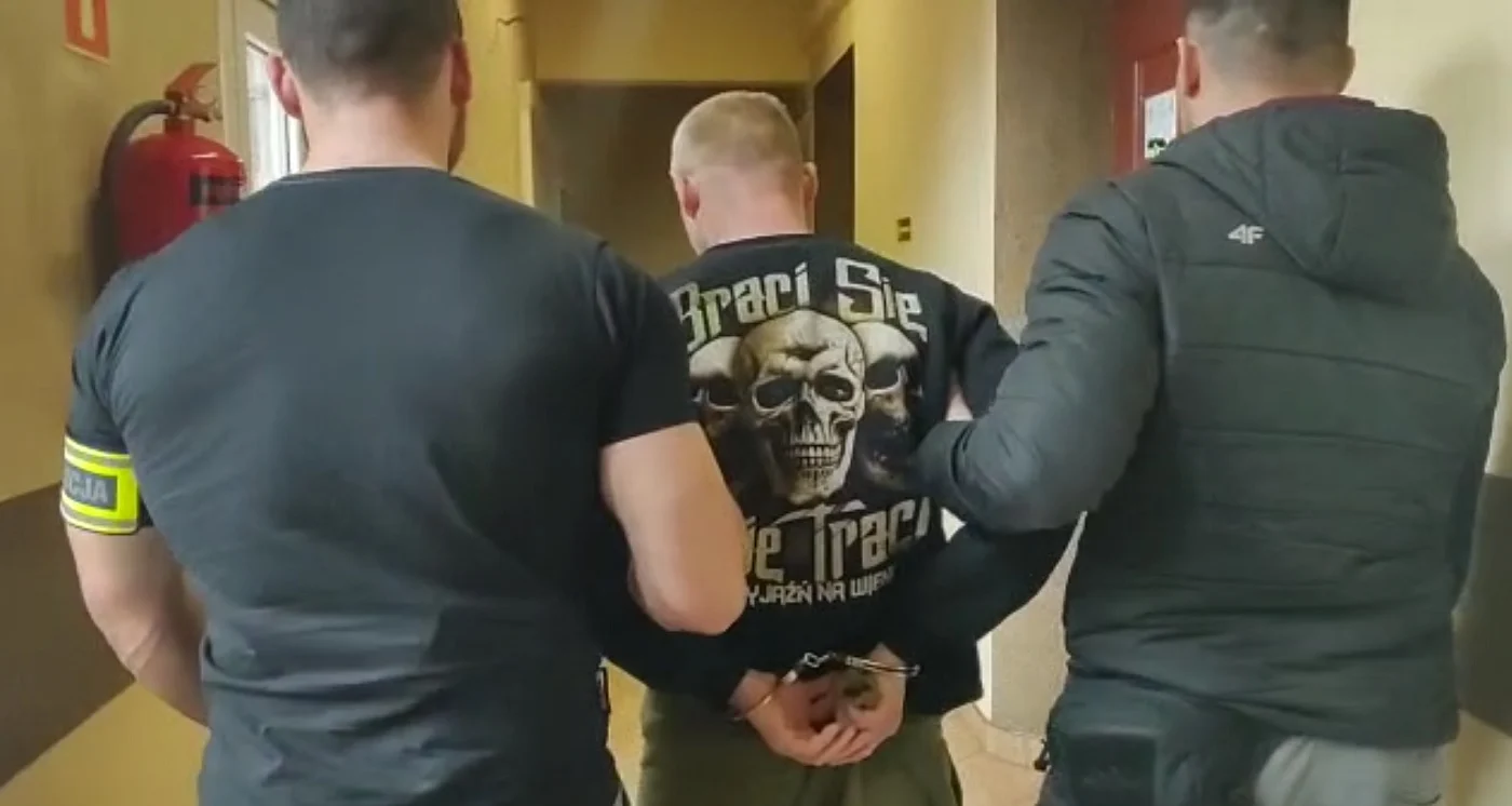 [FILM] Bytomska policja weszła do mieszkania dilera. Zatrzymany 30-latek posiadał ponad 1 kg narkotyków