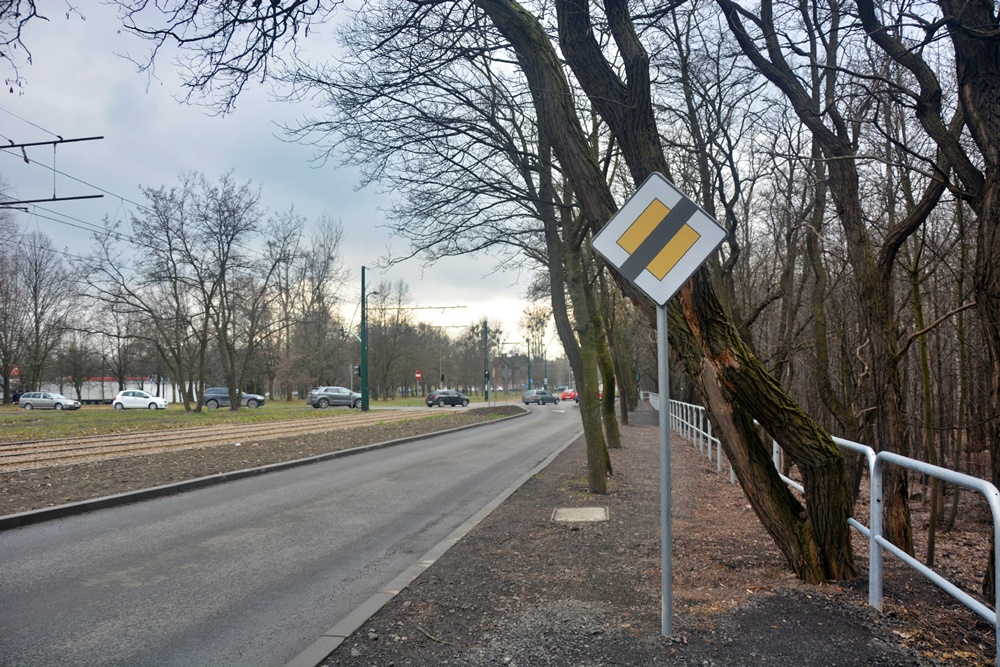 Zmiana organizacji ruchu w Chebziu 14