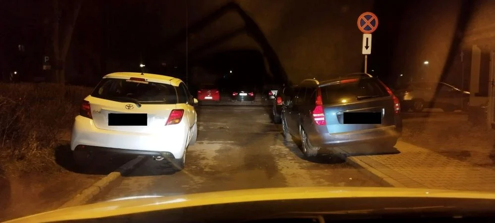 Mistrzowie parkowania na halembskich osiedlach. Problem braku parkingów wraca jak bumerang