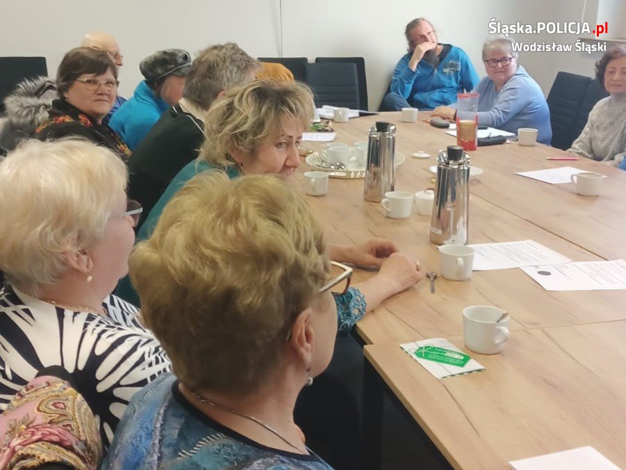 Bezpieczeństwo najważniejsze. Spotkanie dzielnicowych z wodzisławskimi seniorami