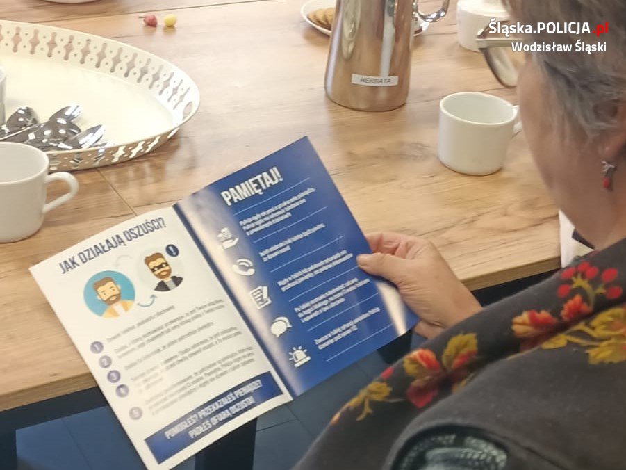 Bezpieczeństwo najważniejsze. Spotkanie dzielnicowych z wodzisławskimi seniorami