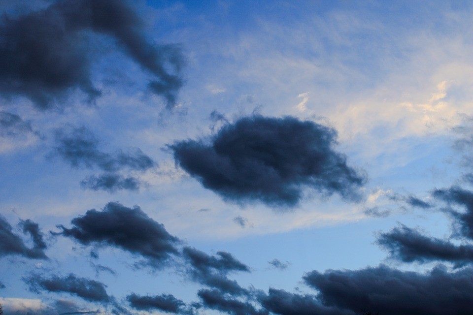 IMGW ostrzega przed oblodzeniem i silnym wiatrem!