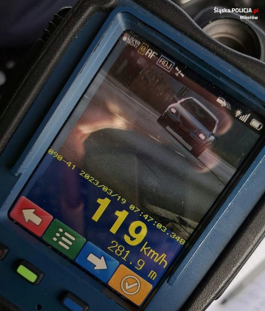 Mieszkanka Łazisk Górnych w pośpiechu na egzamin straciła prawo jazdy!