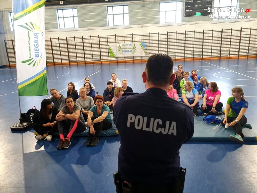 O pomocy dla osób dotkniętych przemocą. Spotkanie "Bezpieczna Kobieta" w Siemianowicach