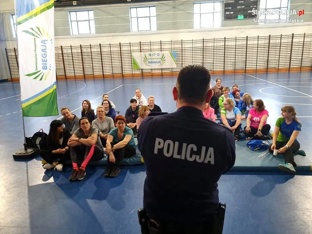 O pomocy dla osób dotkniętych przemocą. Spotkanie "Bezpieczna Kobieta" w Siemianowicach