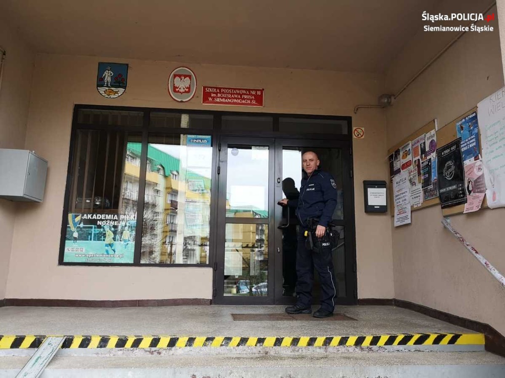 Siemianowiccy dzielnicowi służyli cennymi poradami podczas zebrań Rad Osiedla