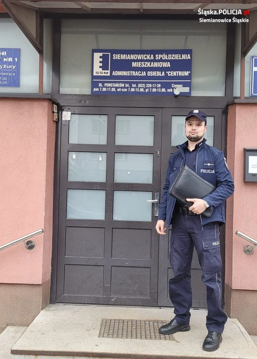 Siemianowiccy dzielnicowi służyli cennymi poradami podczas zebrań Rad Osiedla
