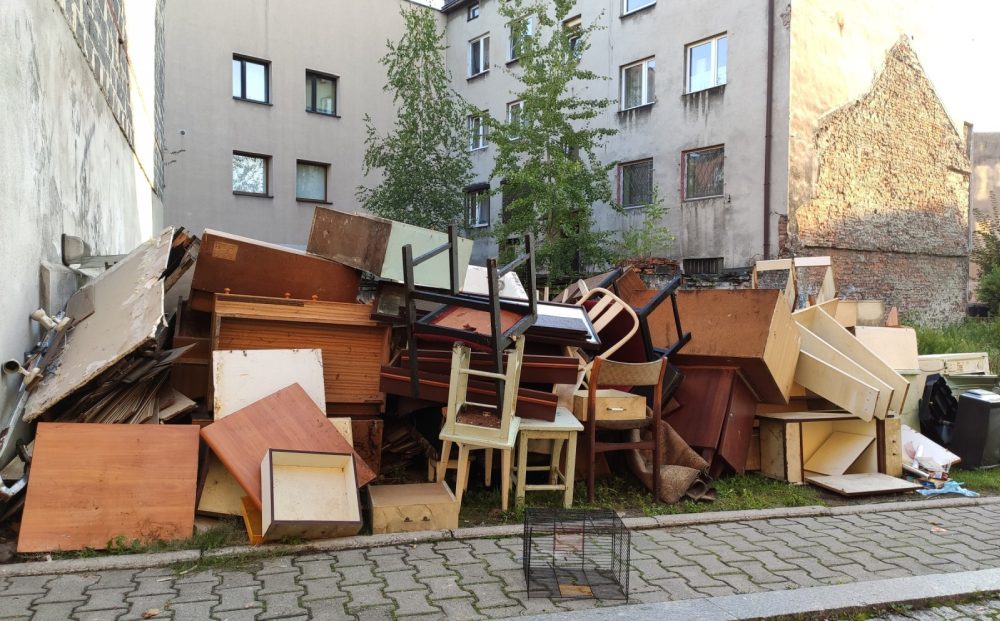 Terminy odbioru odpadów wielkogabarytowych przez ZGK w Piekarach Śląskich