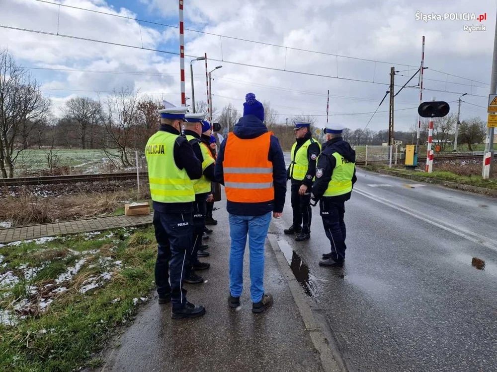 "Bezpieczny przejazd" kolejowy z rybnicką drogówką