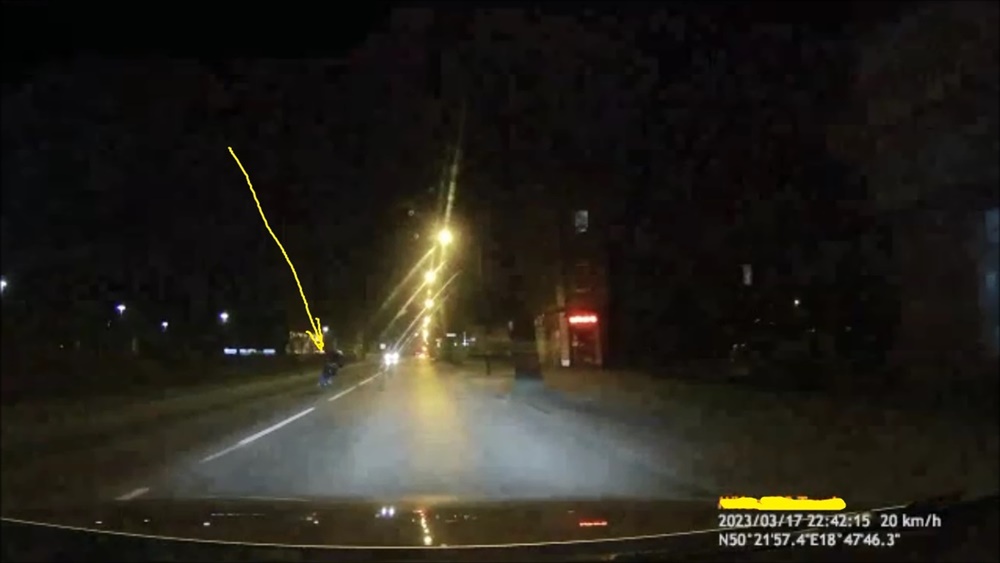 Pijany, ze słuchawkami w uszach jechał rowerem. Mężczyzna miał w organizmie 1,5 promila!