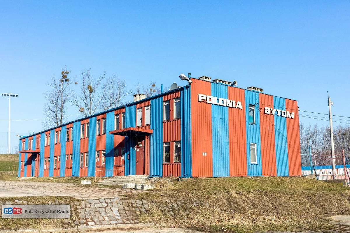 "Krzywy domek" przy ul. Olimpijskiej odchodzi w niepamięć! [ZDJĘCIA]