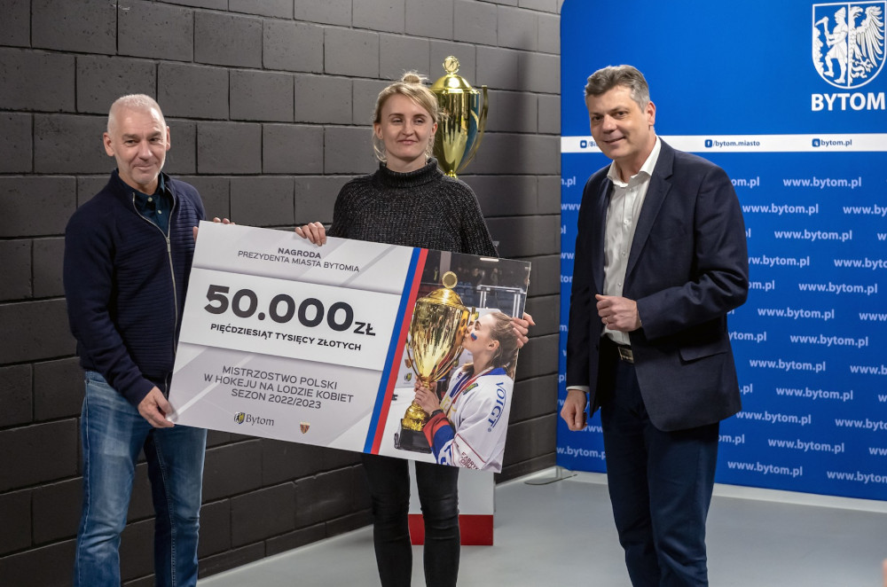 Prezydent przekazał hokeistkom Polonii Bytom 50 tys. złotych